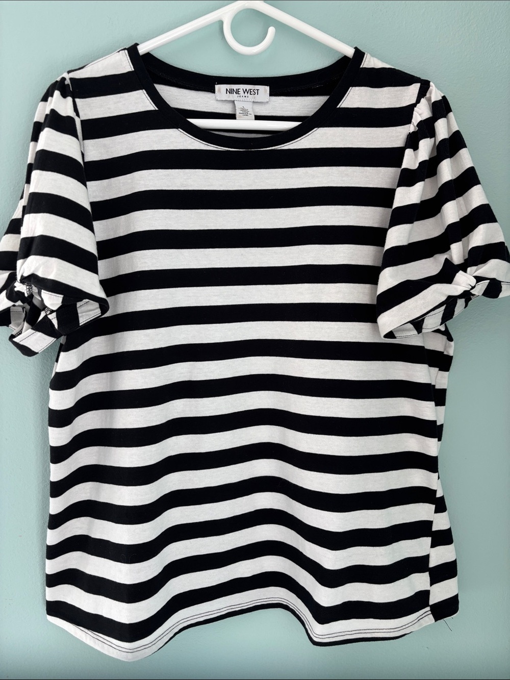 Nine West Black and White Striped Puff Sleeve Tee Large